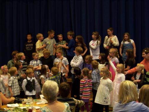 Sommarfest og avslutning på Eidså skule